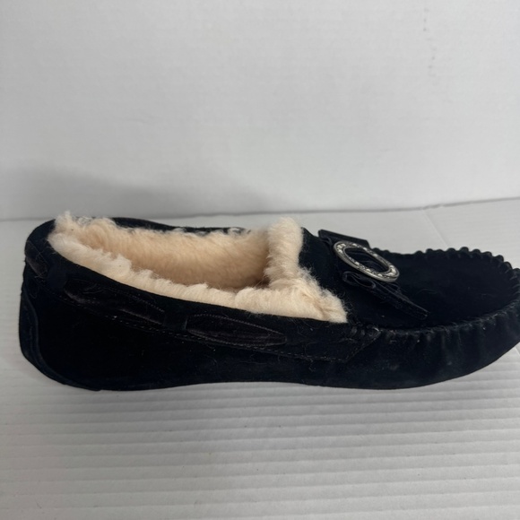 UGG Women's Dakota Slippers - Picture 6 of 7